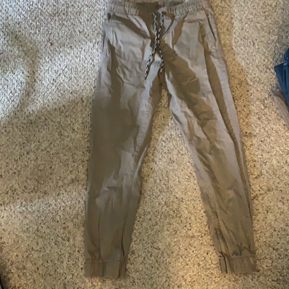 Men’s Tan Khakis - Picture 1 of 2